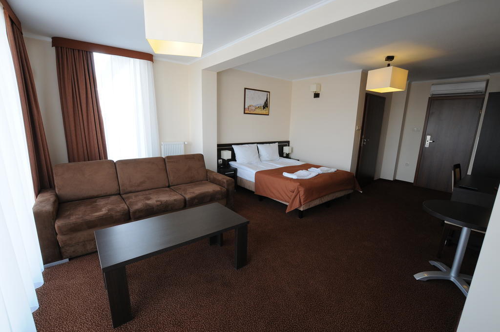 Hotel Martex Płońsk Exteriör bild
